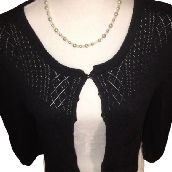 Liz Lange Maternity Black Cropped Cardigan Sweater Size Small - Picture 2 of 6